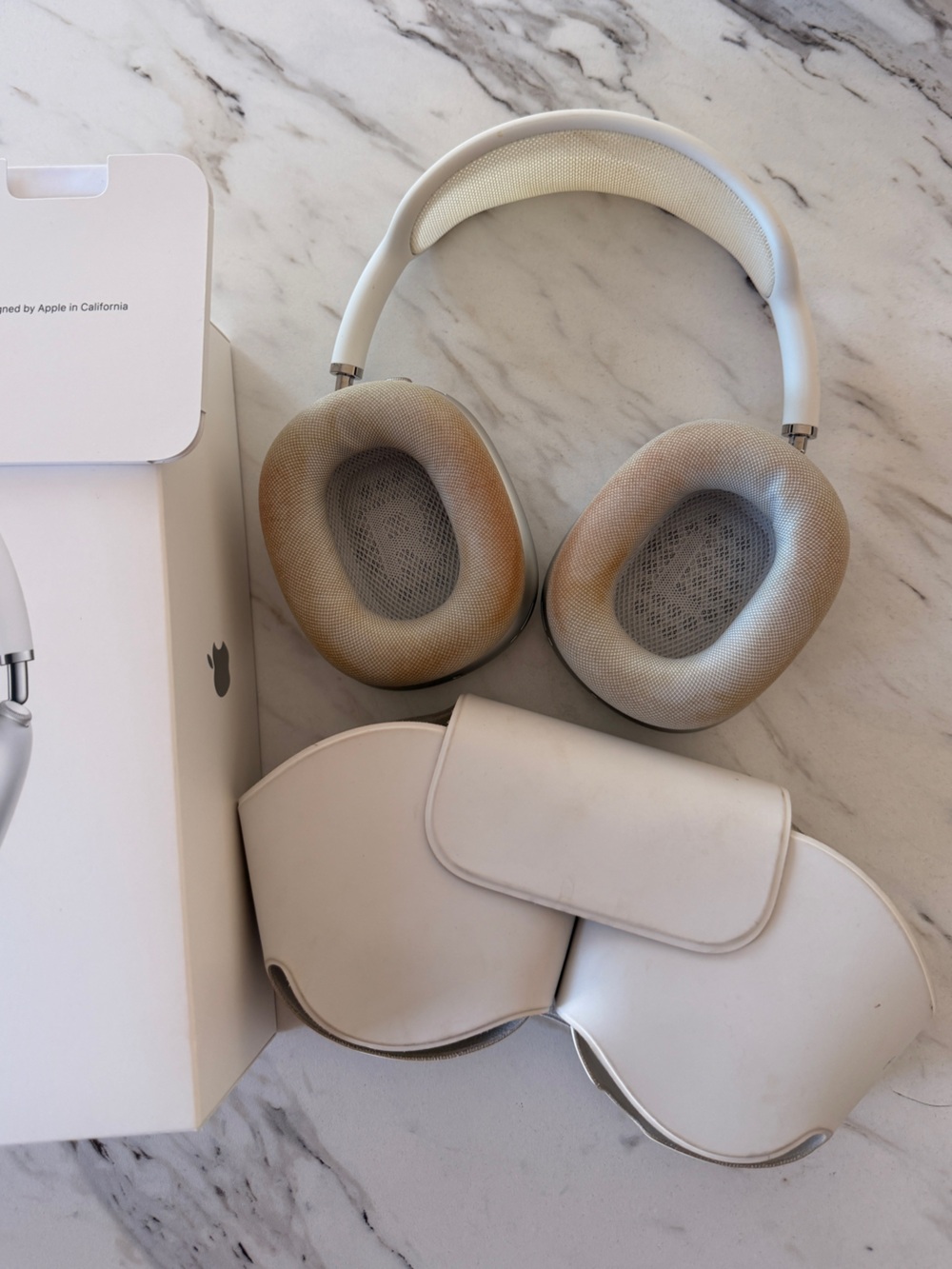 Apple Over-Ear Headphones in Silver-White - Picture 2 of 2